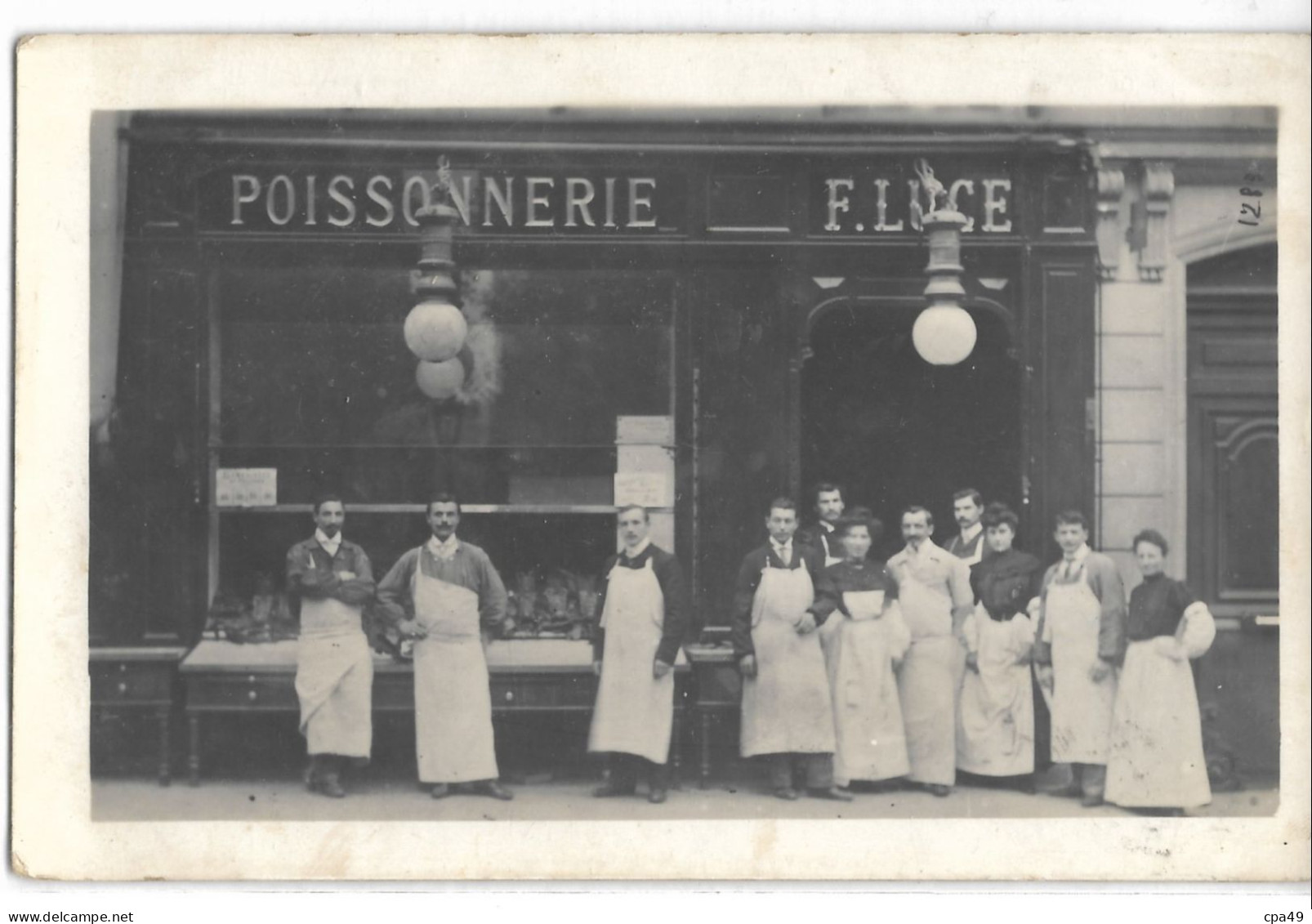 CARTE  PHOTO    POISSONNERIE  F.  LUCE  40  RUE  DE  L' ANNONCIATION  16è - Otros & Sin Clasificación