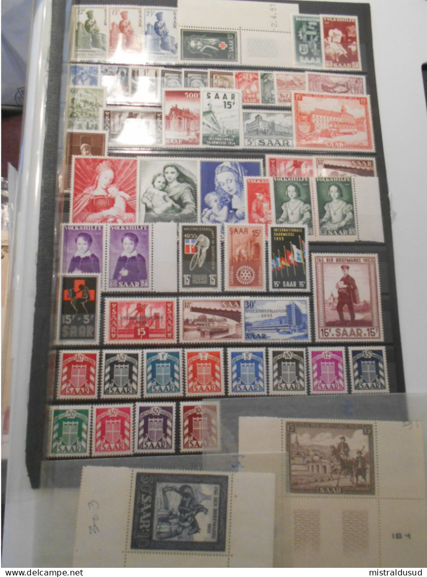 Sarre Collection , 56 Timbres Neufs Entre 1947 Et 1955 - Collections, Lots & Series