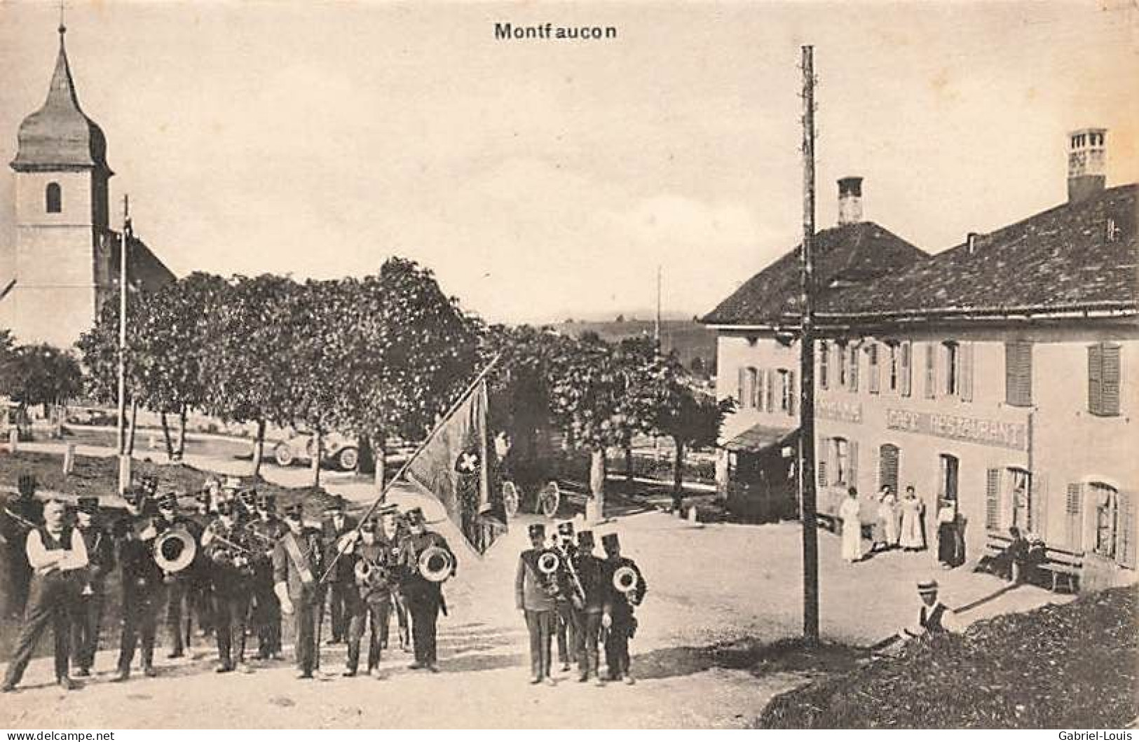 Montfaucon Fanfare Du Village Drapeau Animée Café Restaureant Animée - Montfaucon