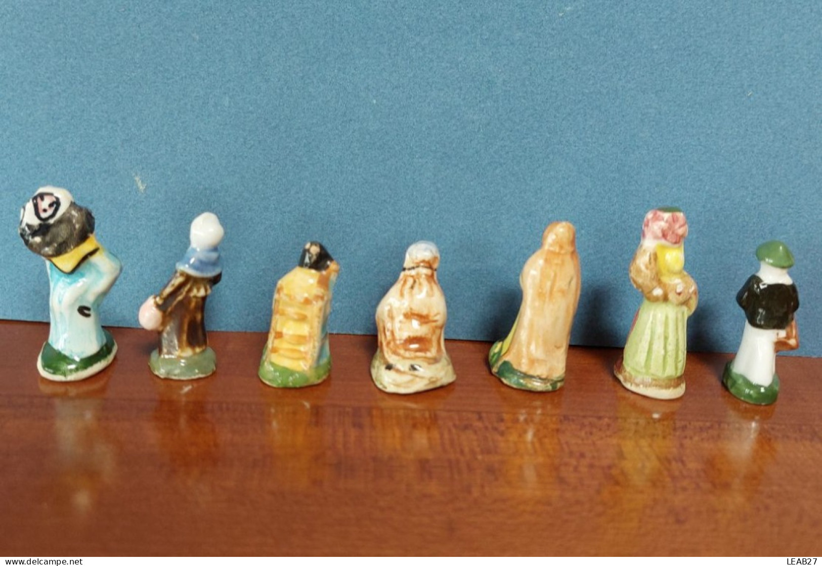 Lot De 20 Fèves Anciennes SANTONS Pour Crèche - Fait Main - Année 1985-1990 - Olds