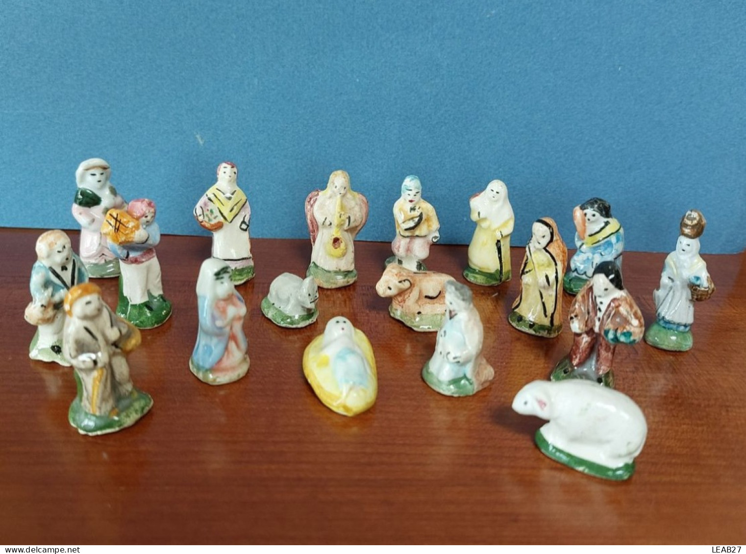 Lot De 18 Fèves Anciennes SANTONS Pour Crèche - Fait Main - Année 1985-1990 - Anciennes