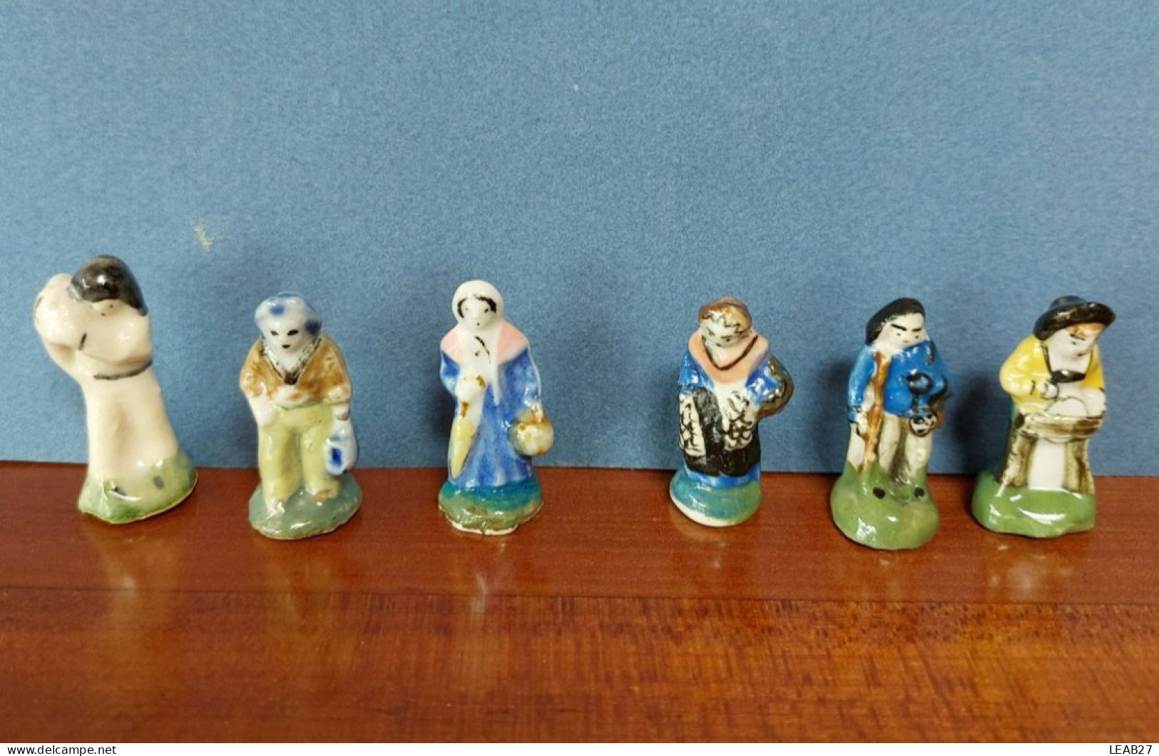 Lot de 17 fèves anciennes SANTONS pour crèche - fait main - Année 1985-1990