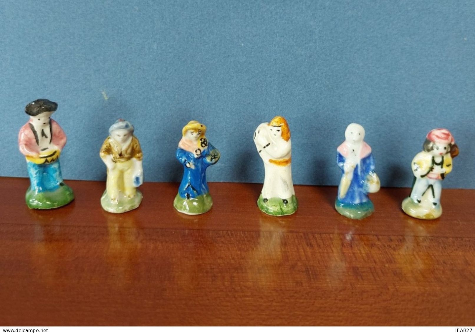 Lot de 17 fèves anciennes SANTONS pour crèche - fait main - Année 1985-1990