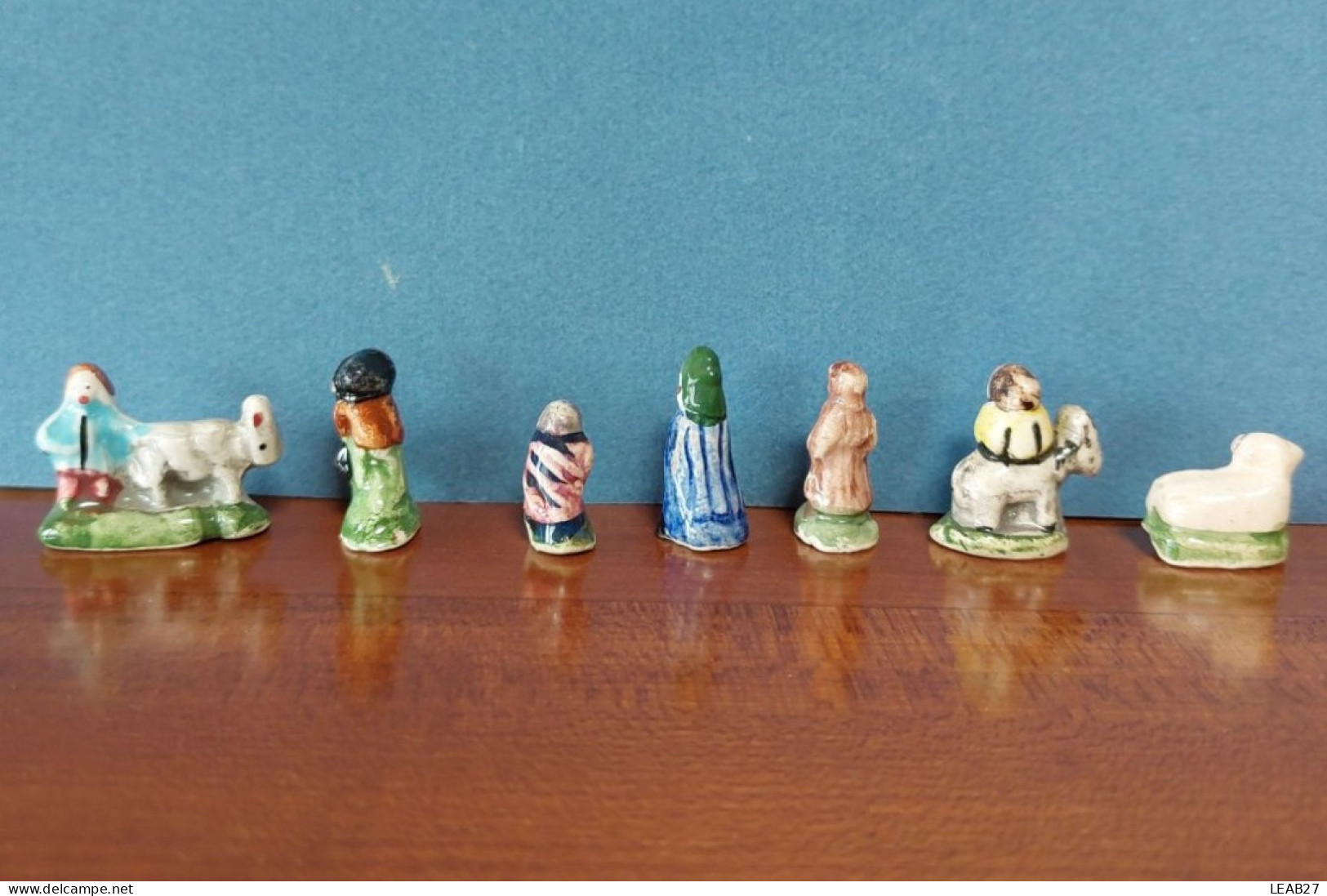 Lot de 37 fèves anciennes "mini" SANTONS pour crèche - fait main - Année 1985-1990