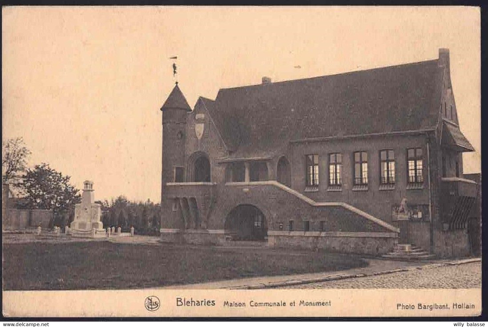 +++ CPA - BLEHARIES - Maison Communale Et Monument  // - Brunehaut