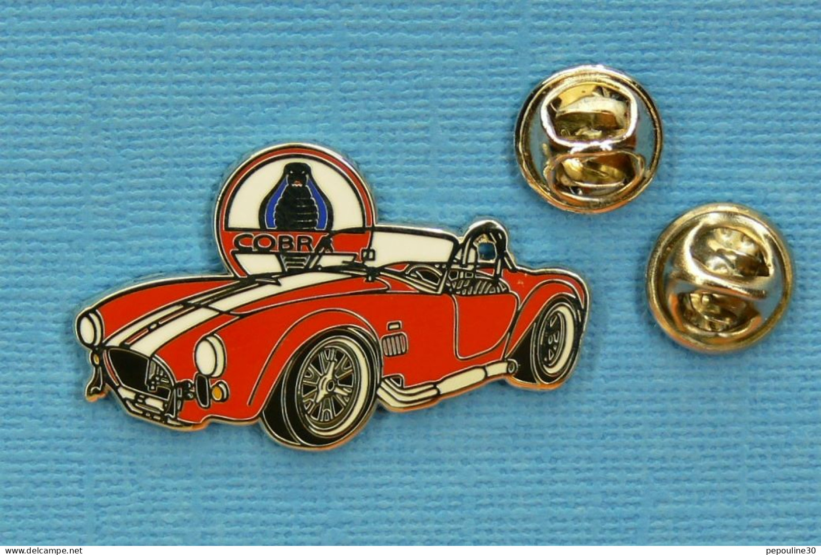 1 PIN'S //  ** L'" AC COBRA " VOITURE DE SPORT / 1960-1970 / MOTEUR V8 BOITE MANU 4 RAPPORTS FORD USA ** . (23/25) - Ford