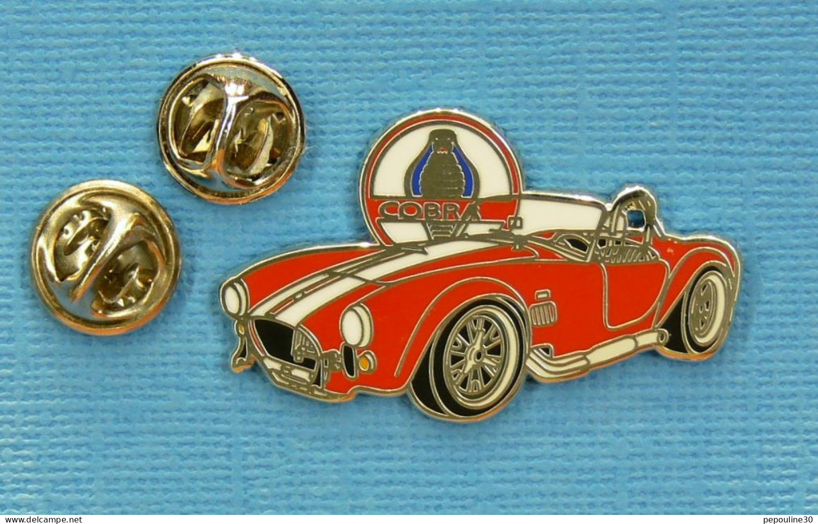 1 PIN'S //  ** L'" AC COBRA " VOITURE DE SPORT / 1960-1970 / MOTEUR V8 BOITE MANU 4 RAPPORTS FORD USA ** . (23/25)