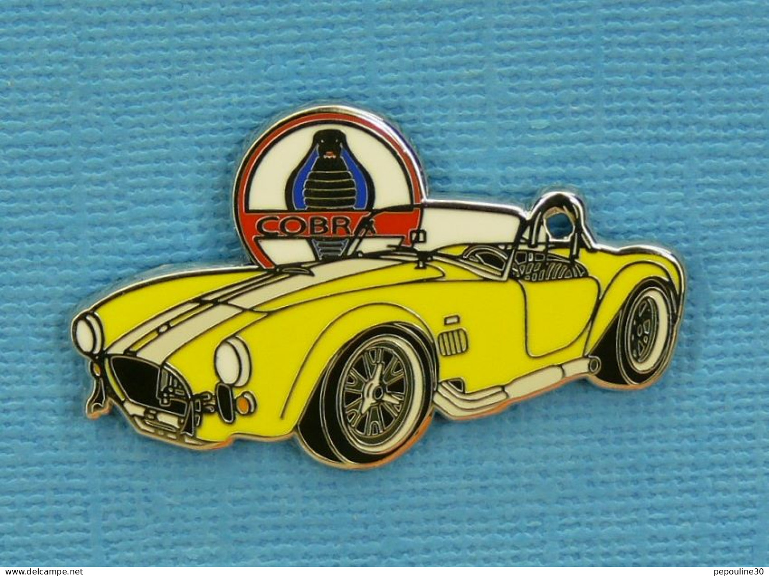 1 PIN'S //  ** L'" AC COBRA " VOITURE DE SPORT / 1960-1970 / MOTEUR V8 BOITE MANU 4 RAPPORTS FORD USA ** . (23/25) - Ford