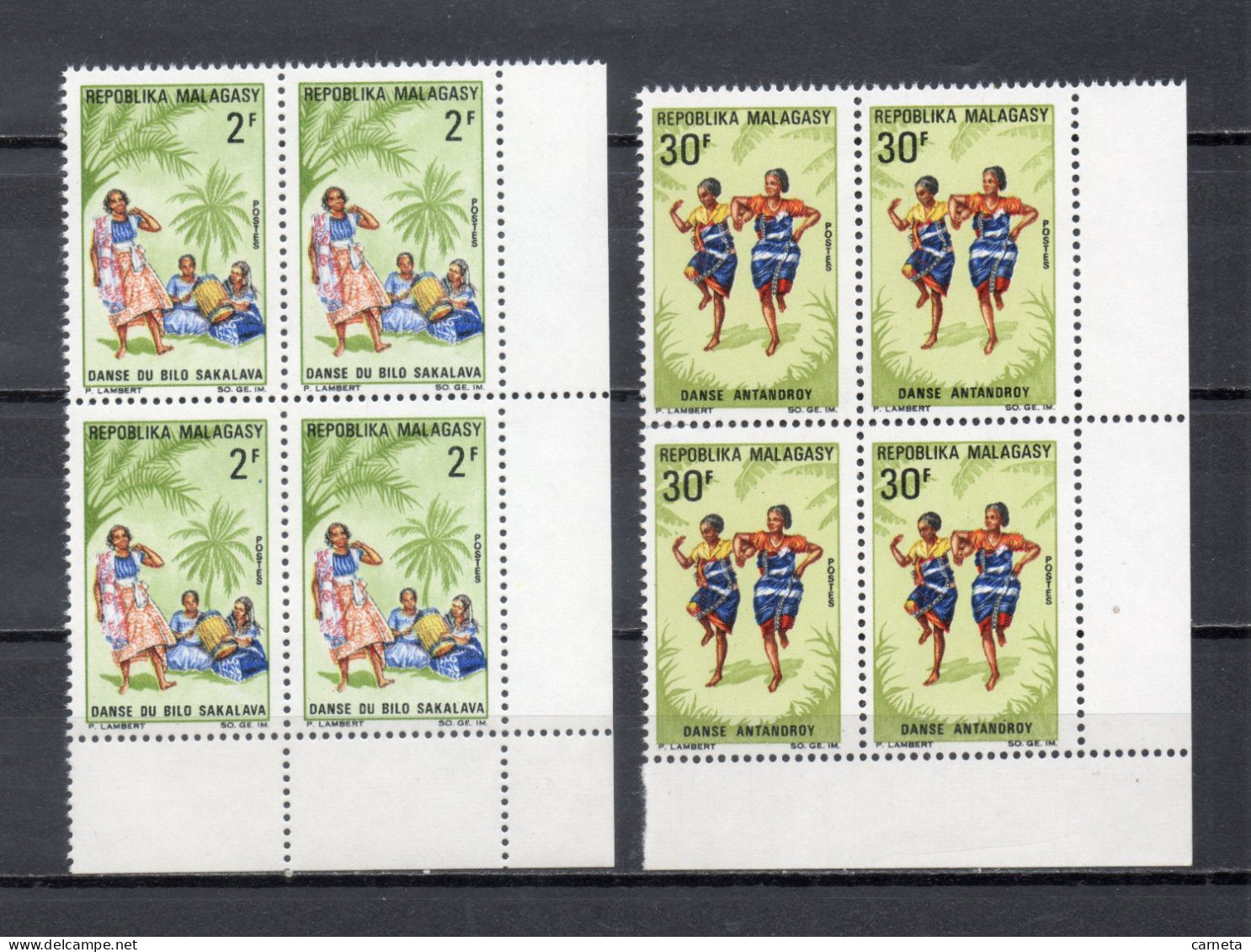 MADAGASCAR   N° 443 + 444  BLOCS DE QUATRE TIMBRES  NEUFS SANS CHARNIERE  COTE 6.00€   DANSE - Madagascar (1960-...)