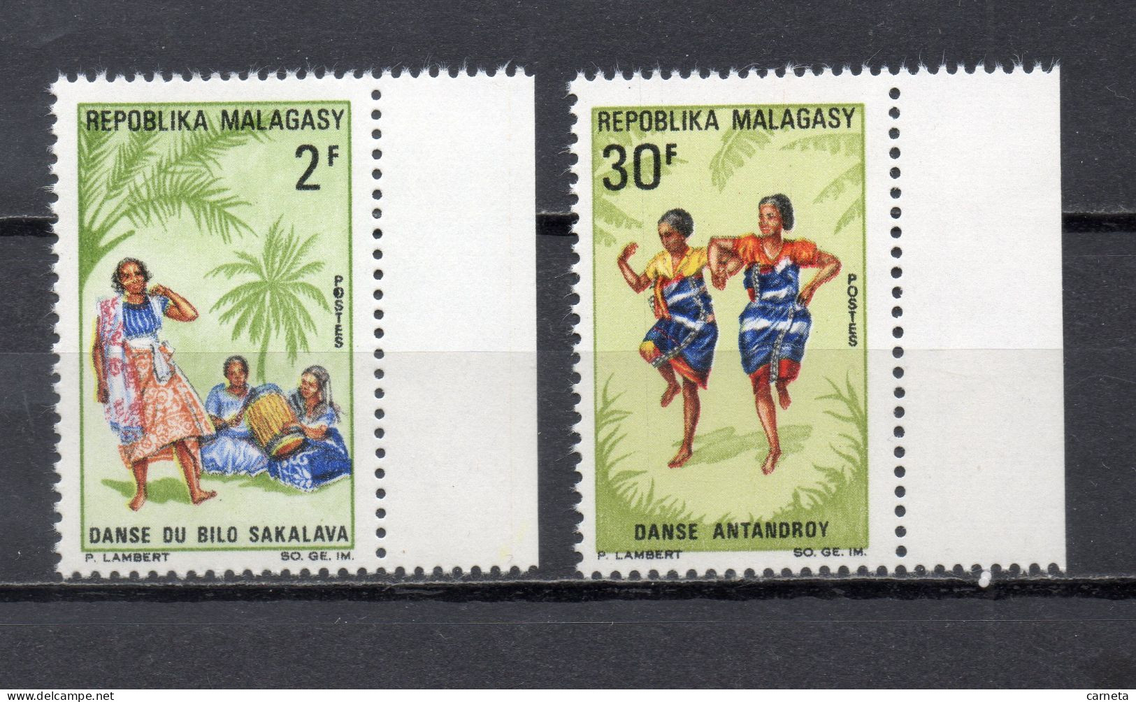 MADAGASCAR   N° 443 + 444    NEUFS SANS CHARNIERE  COTE 1.50€   DANSE - Madagascar (1960-...)