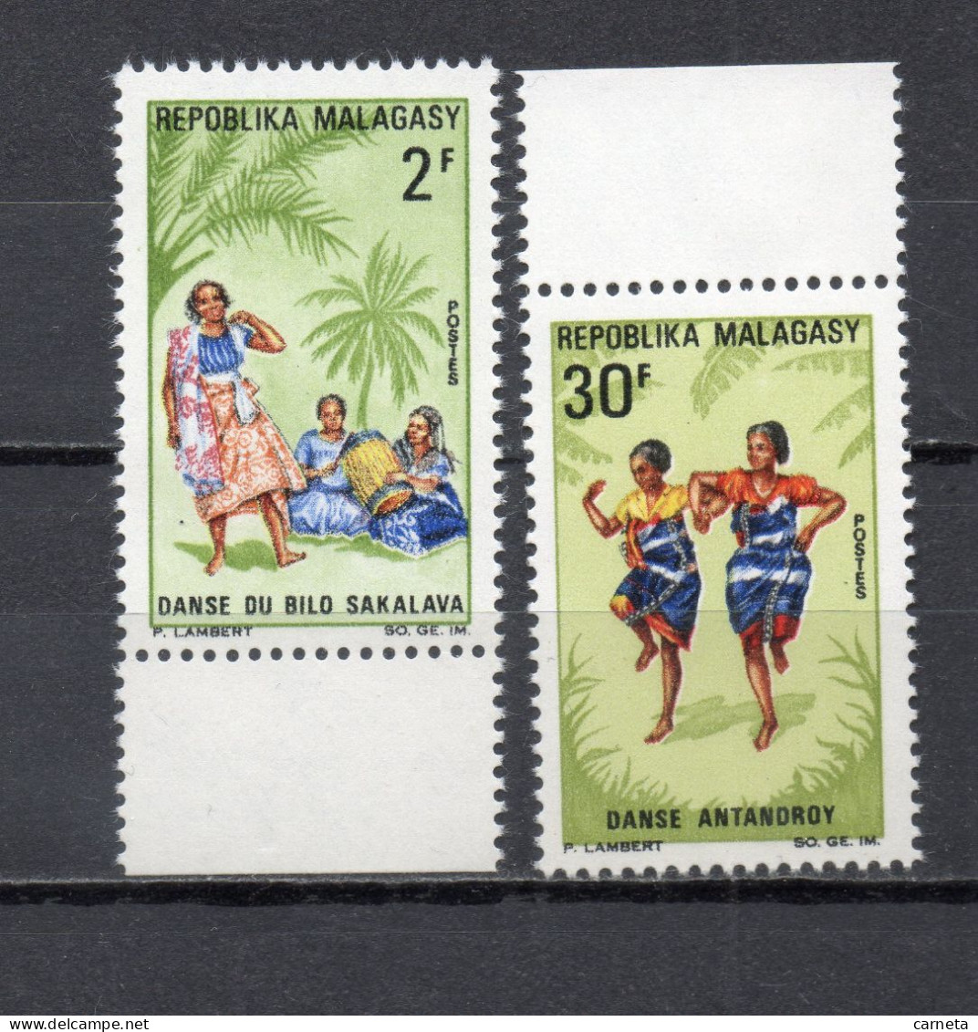 MADAGASCAR   N° 443 + 444    NEUFS SANS CHARNIERE  COTE 1.50€   DANSE - Madagascar (1960-...)