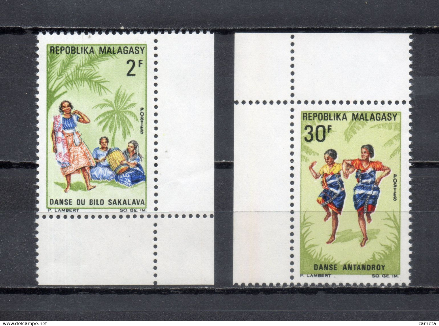 MADAGASCAR   N° 443 + 444    NEUFS SANS CHARNIERE  COTE 1.50€   DANSE - Madagascar (1960-...)