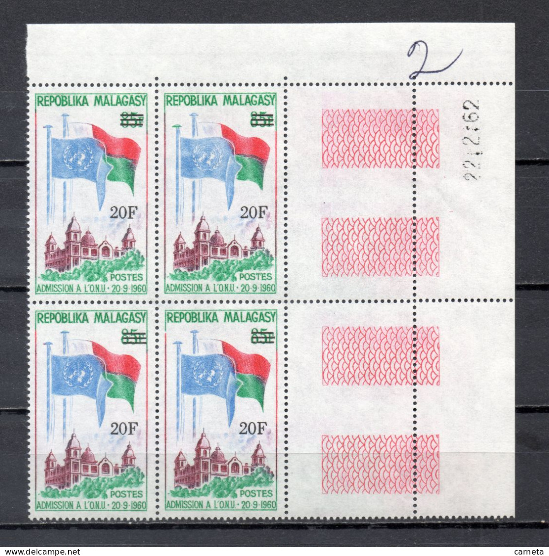 MADAGASCAR   N° 447   BLOC DE QUATRE TIMBRES    NEUF SANS CHARNIERE  COTE  4.00€   NATIONS UNIES DRAPEAUX - Madagascar (1960-...)