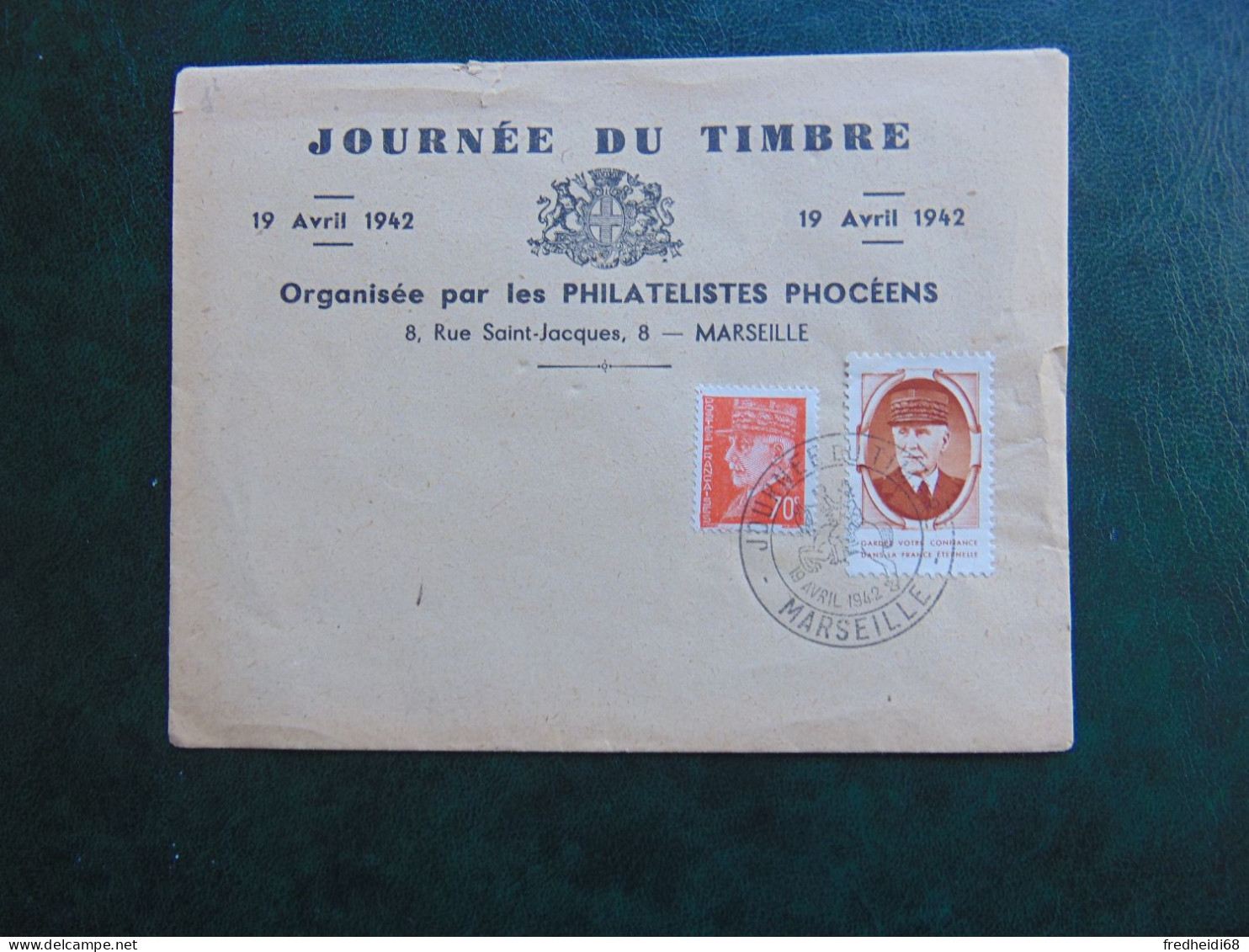 Très Belle Enveloppe émise Pour La Journée Du Timbre De Marseille De 1942 Avec Vignette Pétain - Brieven En Documenten