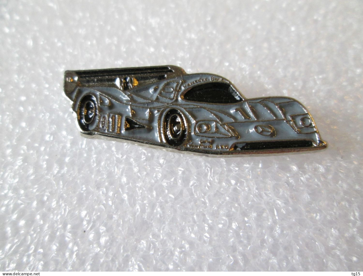 PIN'S    MERCEDES-BENZ SAUBER  C 9 - Mercedes