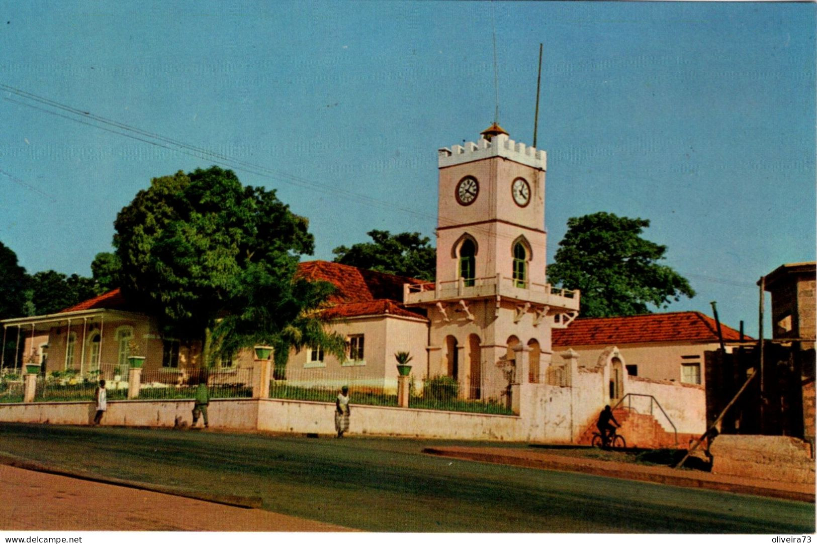 GUINÉ - BAFATÁ - Edificio Da Administração - Guinea-Bissau