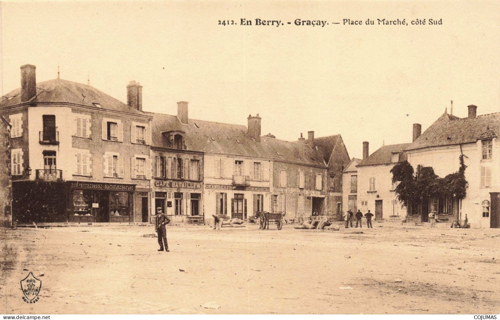 18 - GRACAY - S16656 - Place Du Marché Côté Sud En Berry - Café Batailler Hôtel Bon Laboureur Epicerie Moderne - L23 - Graçay