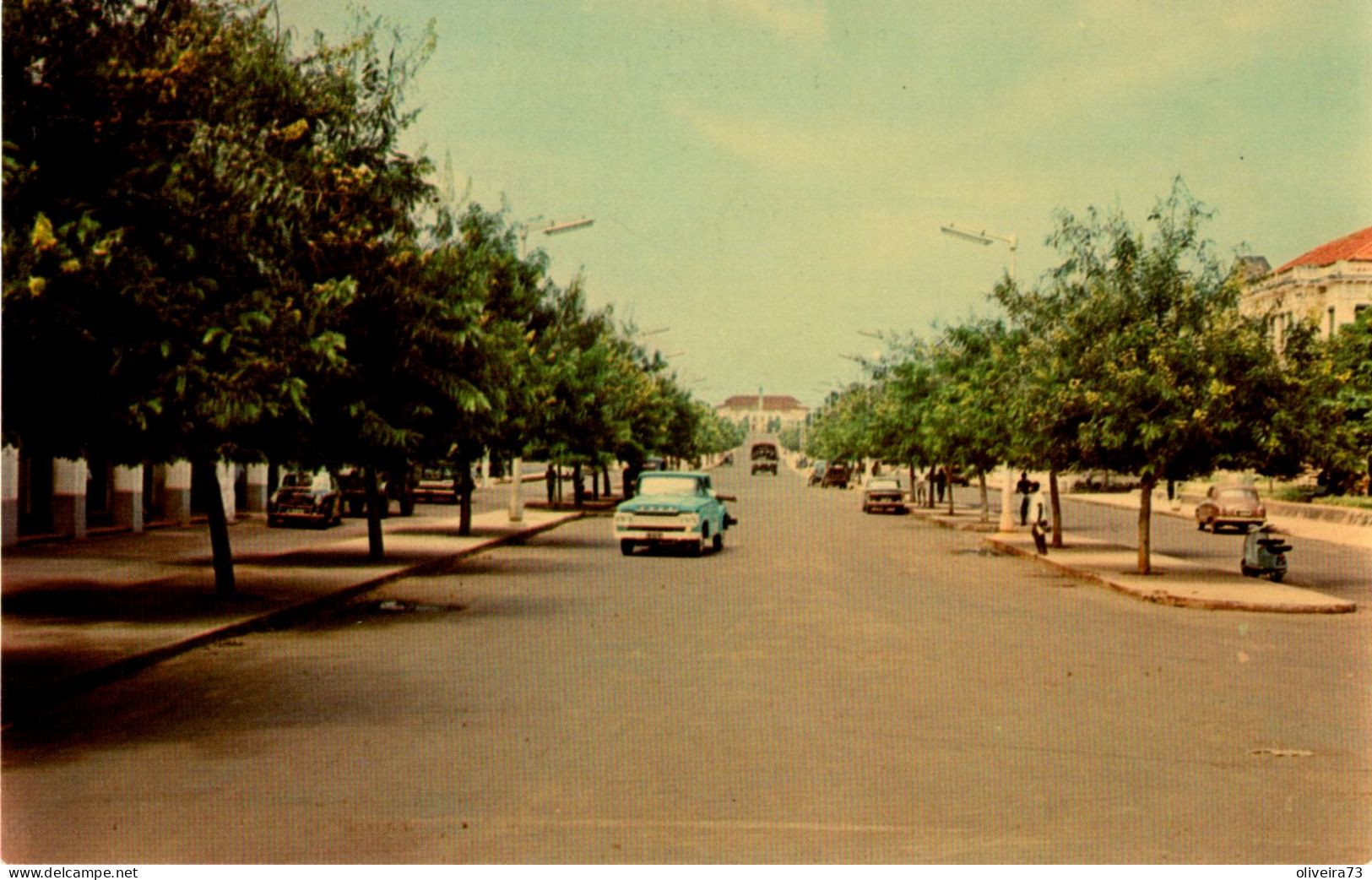 GUINÉ - BISSAU - Avenida Da Republica - Guinea-Bissau