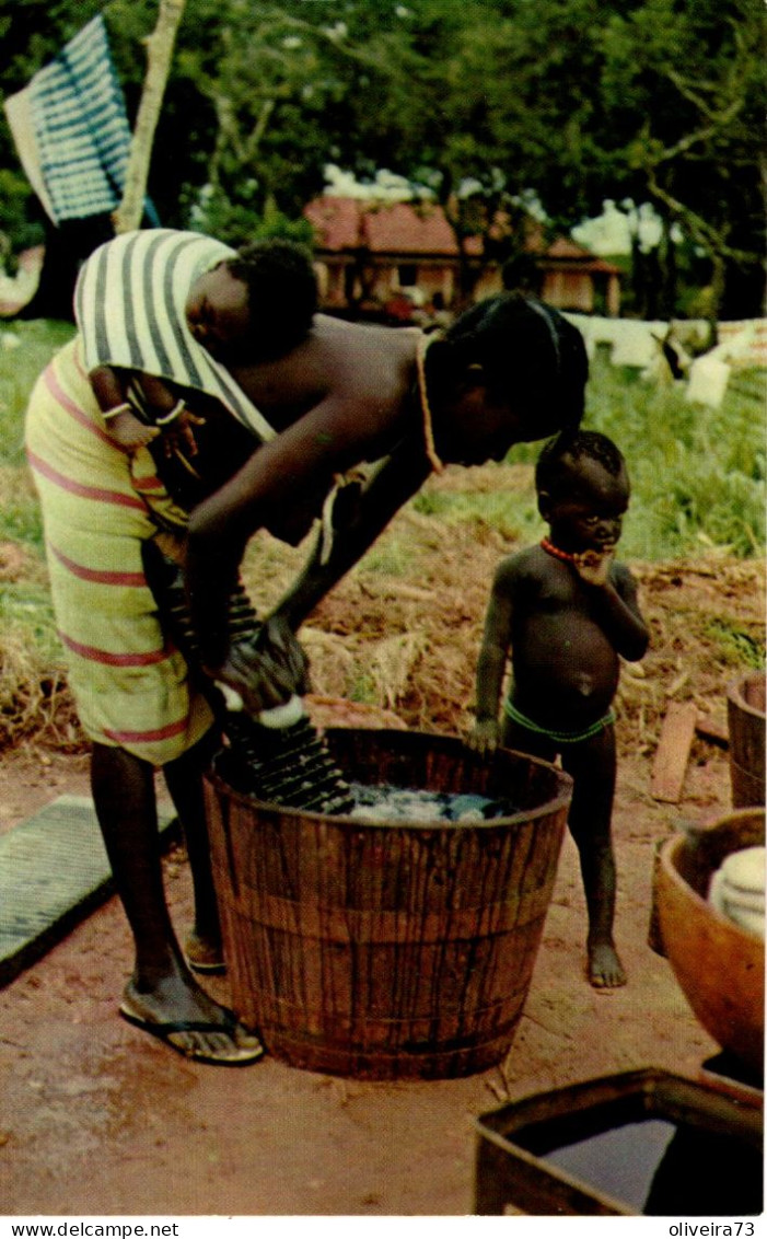 GUINÉ - FULACUNDA - Lavadeira - Guinea-Bissau