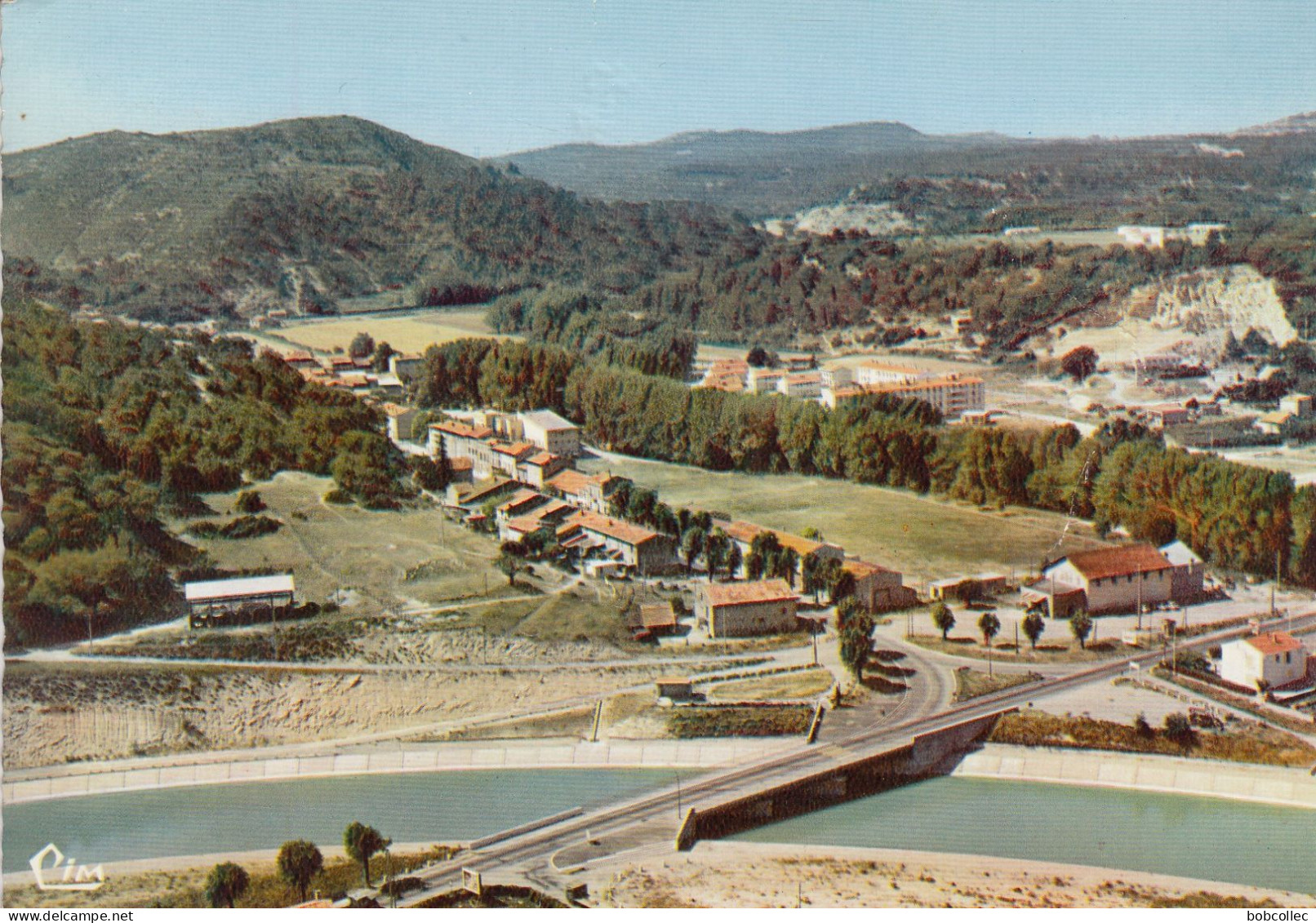 MEYRARGUES (Bouches-du-Rhône): Vue Pittoresque Aérienne (Canal EDF) - Meyrargues