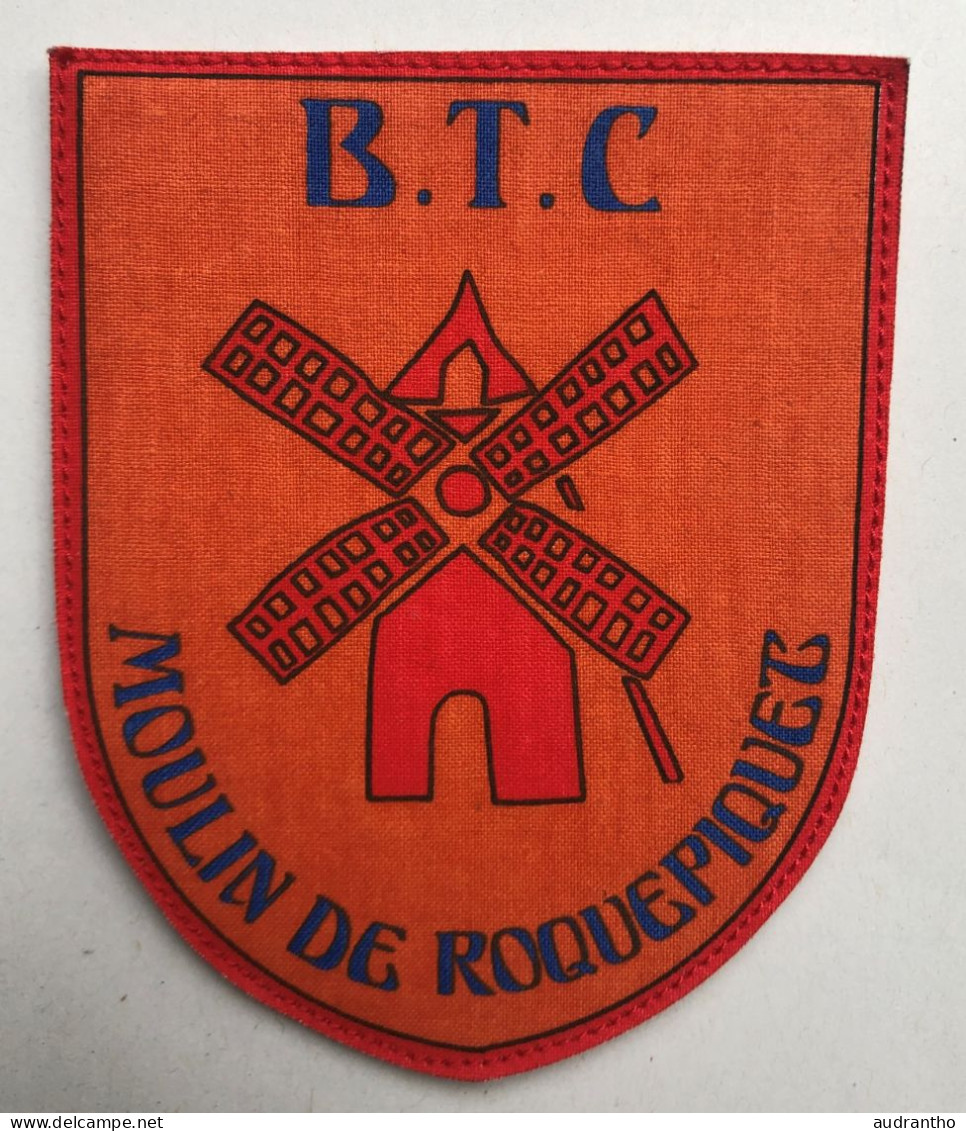 écusson Moulin De Rocquepiquet Brugnac - B. T. C. - Sport ?? Basket Tonnay Charente ?? - Habillement, Souvenirs & Autres