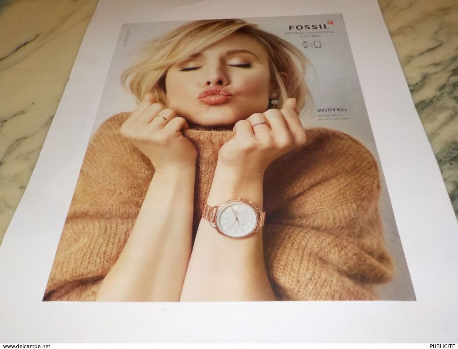 ANCIENNE PUBLICITE KRISTEN BELL  MONTRE FOSSIL 2016 - Autres & Non Classés