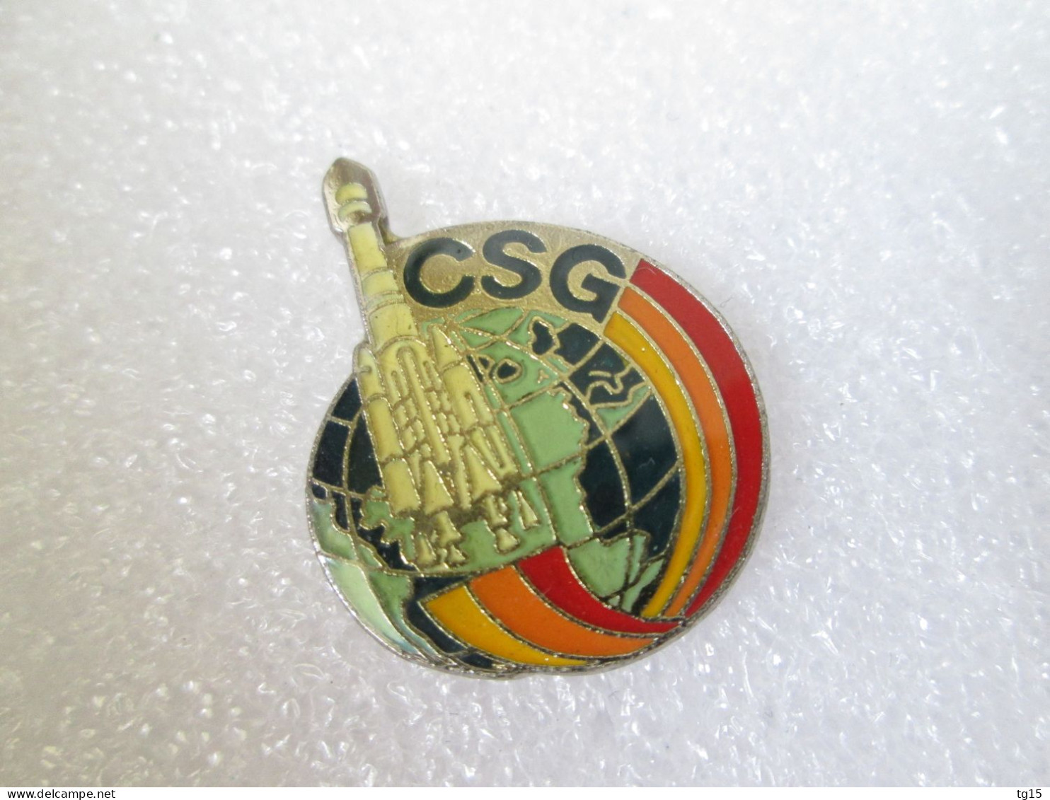 PIN'S    ESPACE  ARIANE  C.S.G.  CENTRE SPATIALE GUYANAIS - Espacio