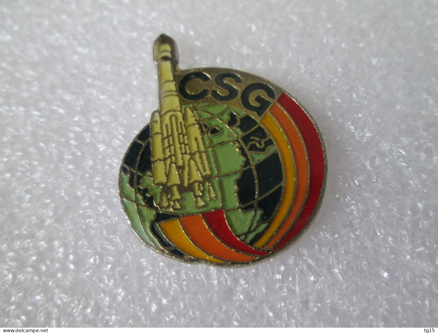 PIN'S    ESPACE  ARIANE  C.S.G.  CENTRE SPATIALE GUYANAIS - Espace