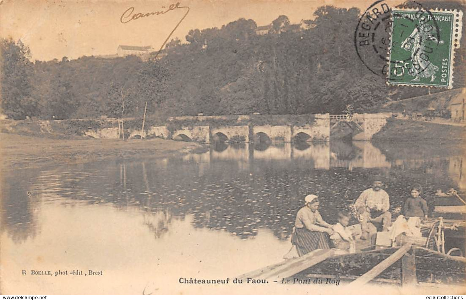 Chateauneuf Du Faou        29        Le Pont Du Roy. Une Famille     (voir Scan) - Châteauneuf-du-Faou