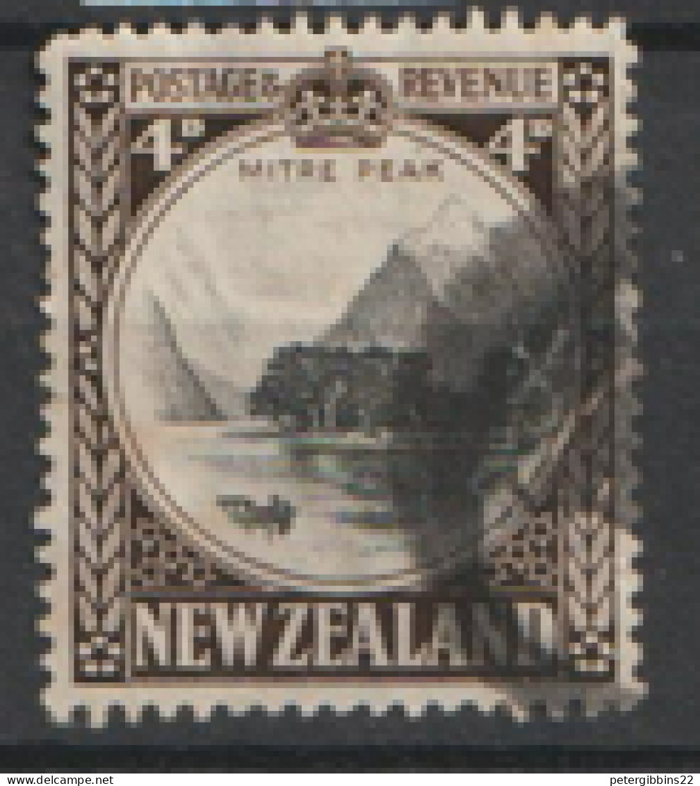 New  Zealand  1935   SG 562  4d Perf  14   Fine Used   - Oblitérés