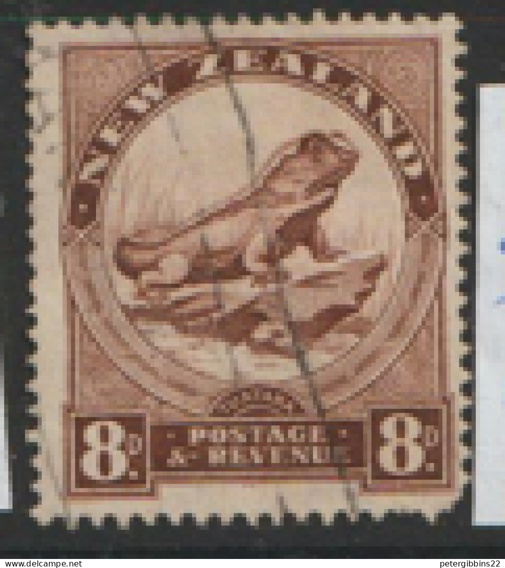 New  Zealand  1935  SG 586  8d  14x14.1/2 Fine Used  - Gebruikt