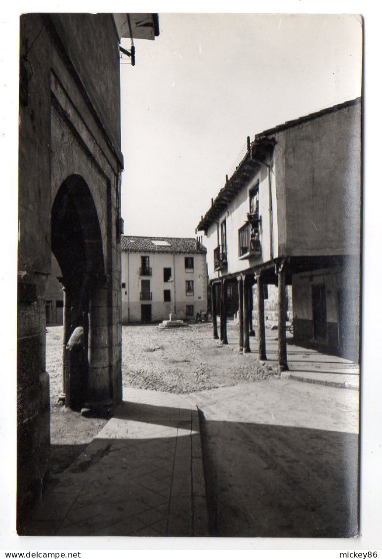 Espagne--LEON --  Antigua Plaza Del Grano..................belle Carte - León