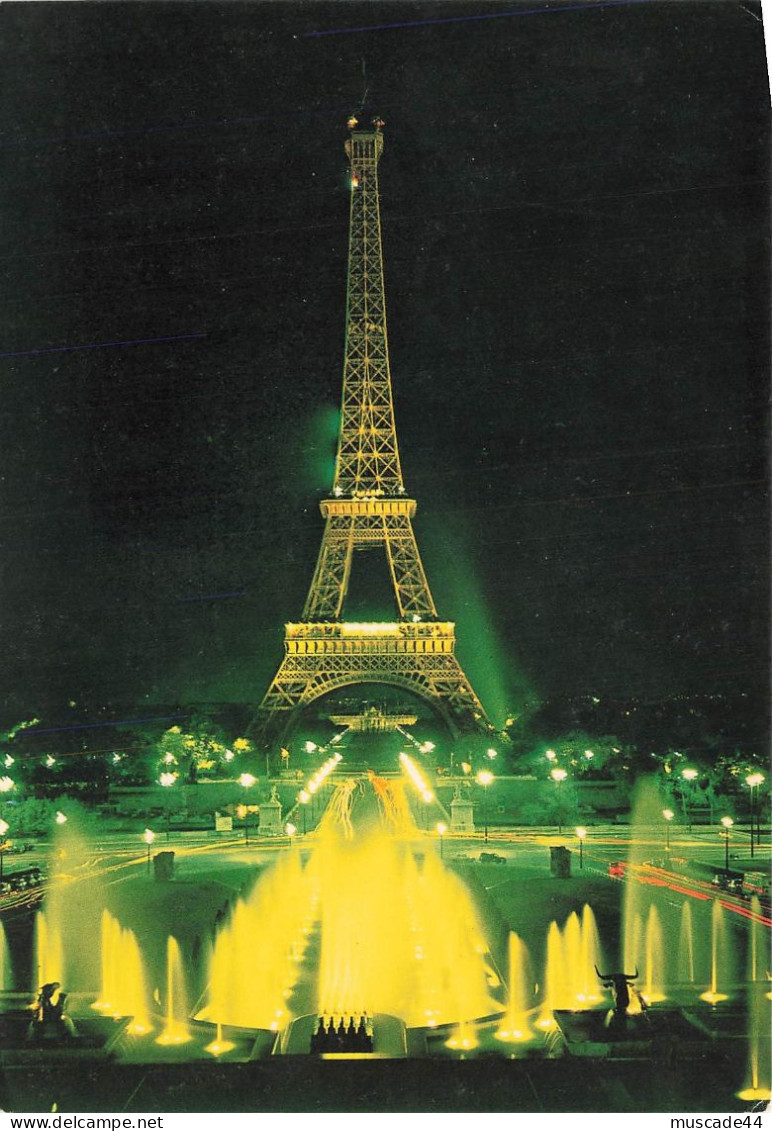 PARIS LA NUIT - JEU DE LUMIERE SUR LA TOUR EIFFEL - Tour Eiffel