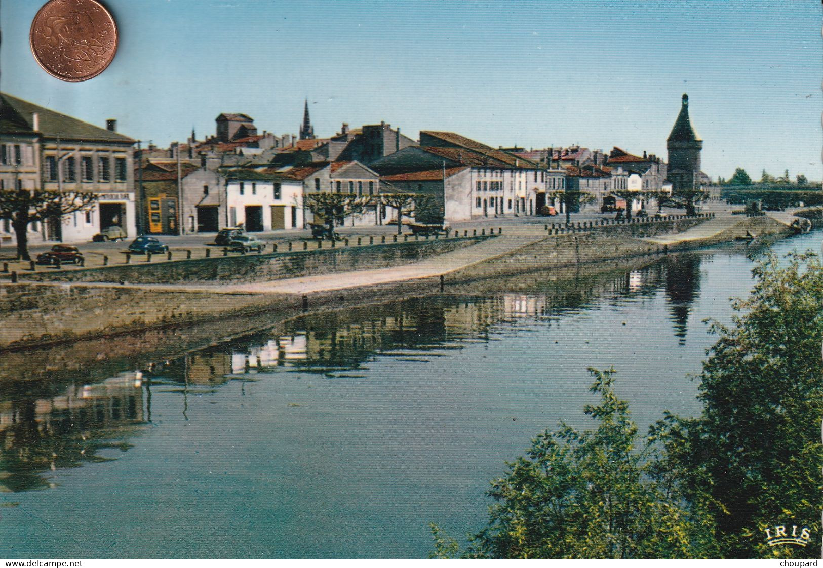 33 - Très Belle Carte Postale Semi Moderne Dentelée De  LIBOURNE  Les Quais De L'Isle - Libourne