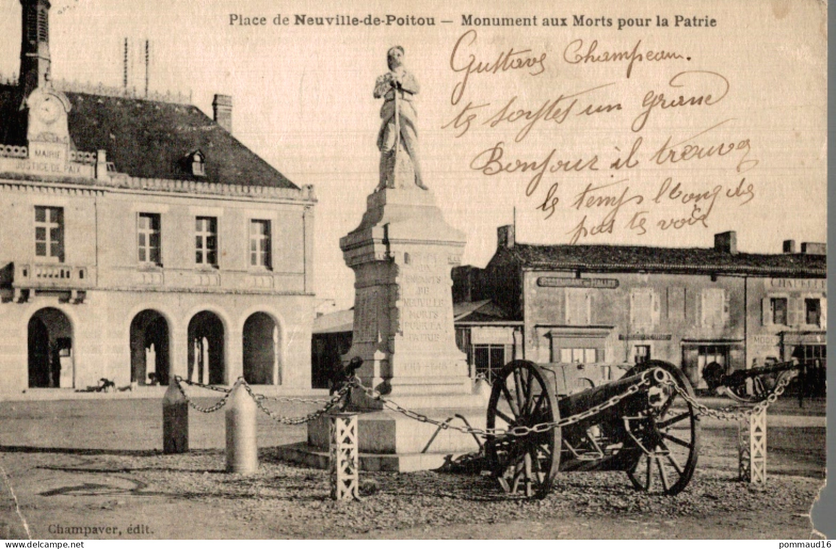 CPA Place De Neuville-de-Poitou Monument Aux Morts Pour La Patrie - Monuments Aux Morts