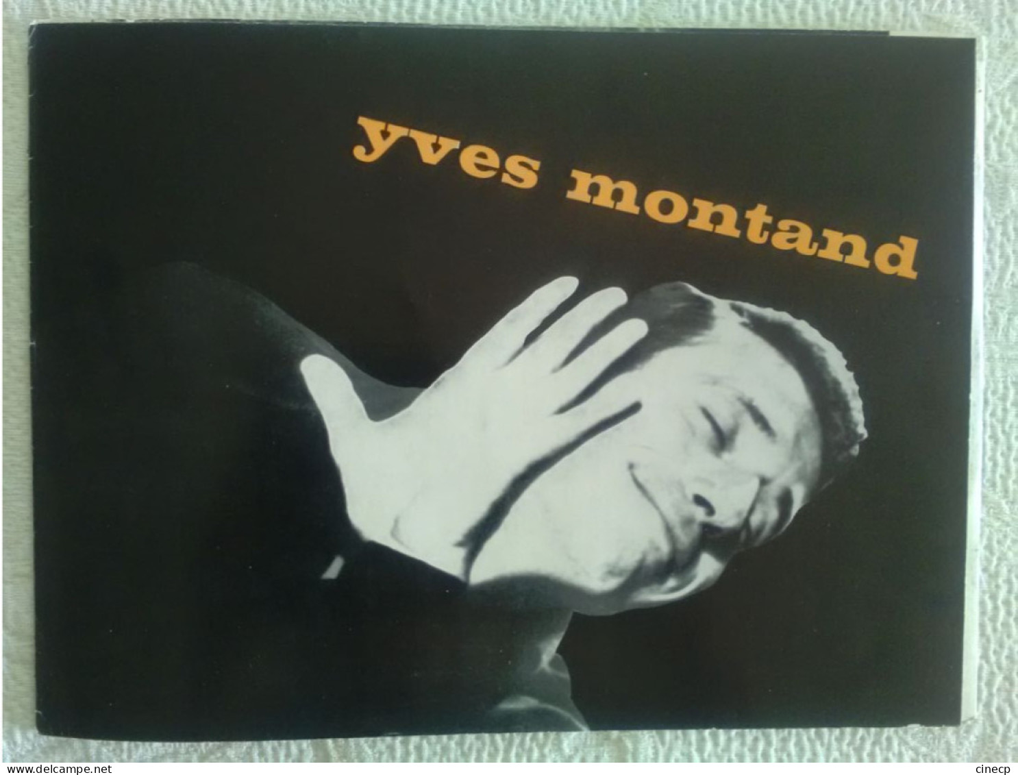 PROGRAMME DE CONCERT ORIGINAL CHANTEUR Récital 1963 Yves MONTAND Tournée Internationale Superbes Photos Publicité Parfum - Accessories & Sleeves