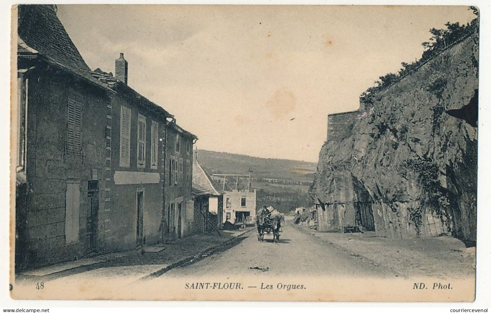 CPA - SAINT-FLOUR (Cantal) - Les Orgues - Saint Flour