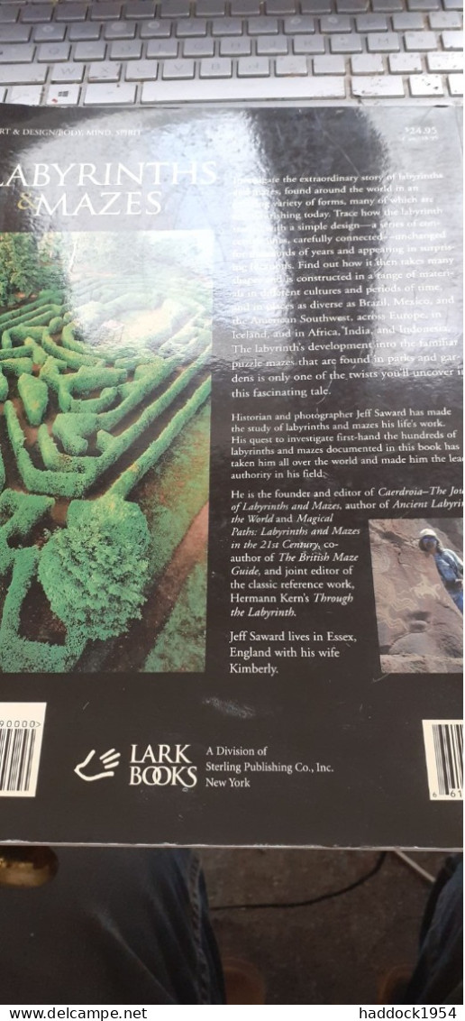 labyrinths and mazes JEFF SAWARD lark books 2003