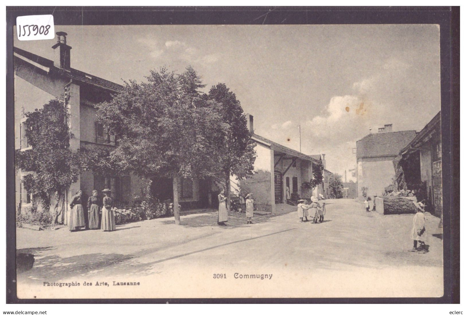 DISTRICT DE NYON - COMMUGNY - B ( LEGER PLI HORIZONTAL ) - Commugny