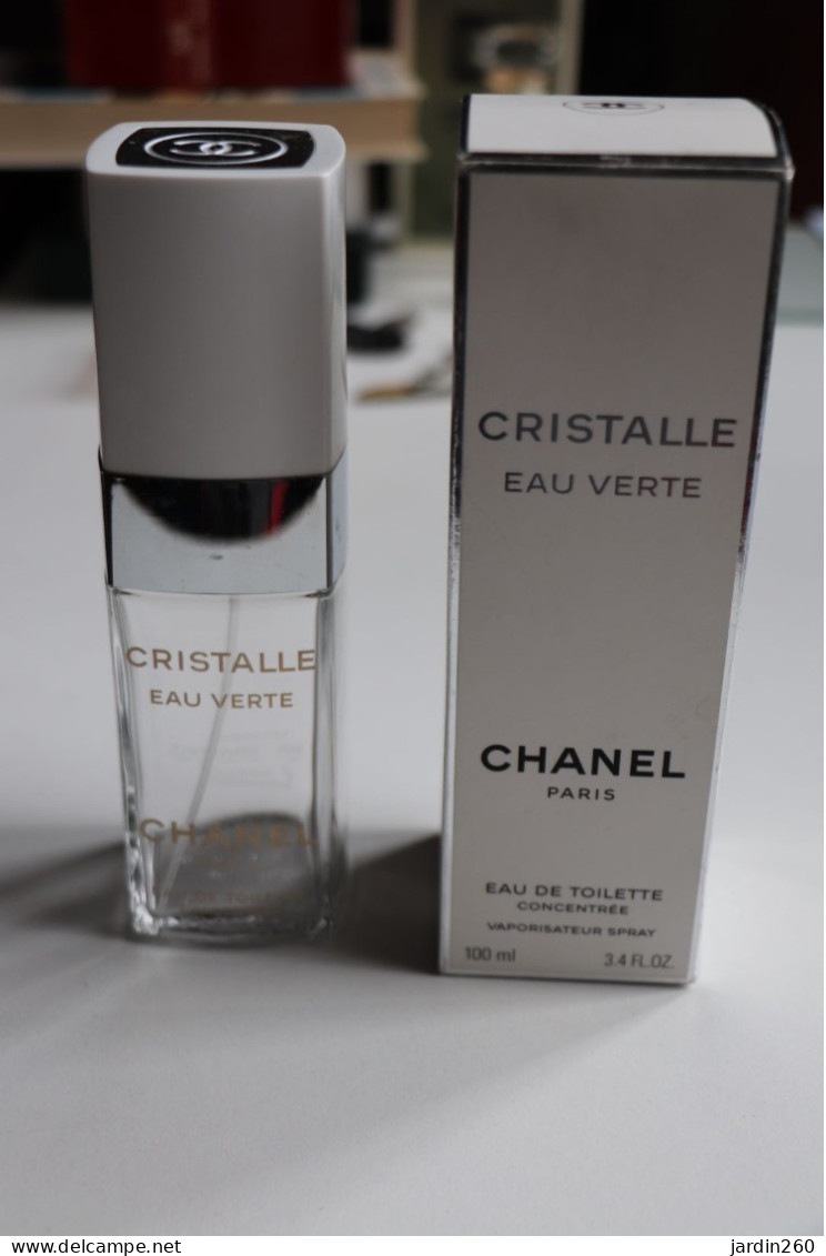 Lot De 2 Flacons Vides De Parfum : "N5" De Chanel Et "Cristalle Eau Verte" De Chanel - Flesjes (leeg)