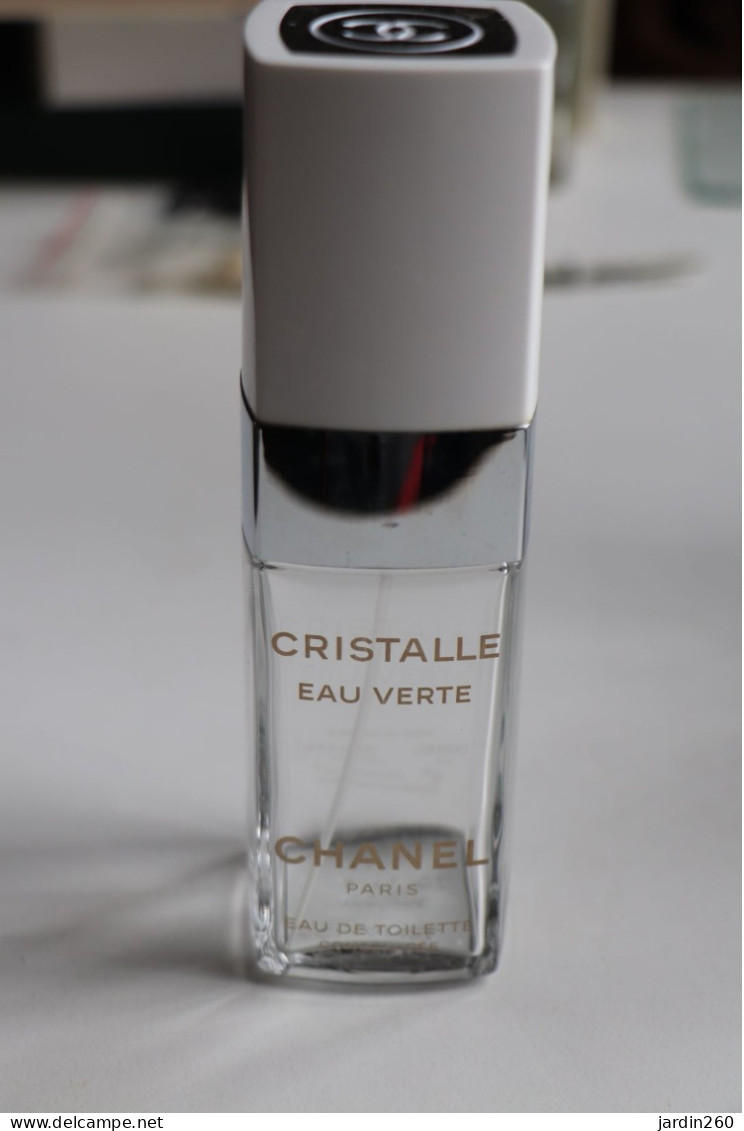 Lot De 2 Flacons Vides De Parfum : "N5" De Chanel Et "Cristalle Eau Verte" De Chanel - Flacons (vides)