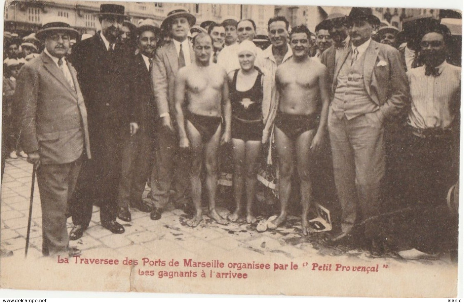 CPA-LA TRAVERSEE DES PORTS DE MARSEILLE ORGANISE PAR LE PETIT PROVENCAL- NEUVE- Une Petit Entaille-RARE - Vecchio Porto (Vieux-Port), Saint Victor, Le Panier