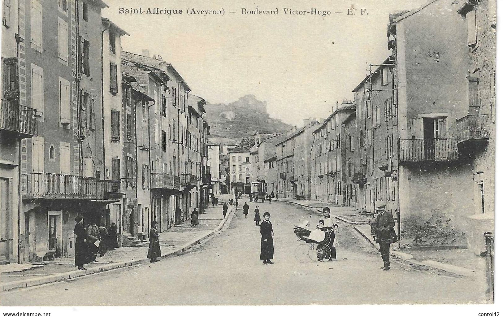 12 SAINT-AFFRIQUE BOULEVARD VICTOR HUGO ANIMATION AVEYRON - Saint Affrique