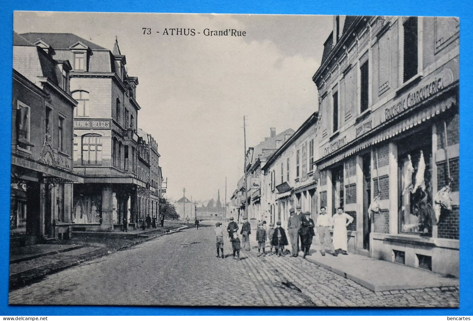 Athus : Grand Rue Animée Devant La Boucherie-Charcuterie - Aubange