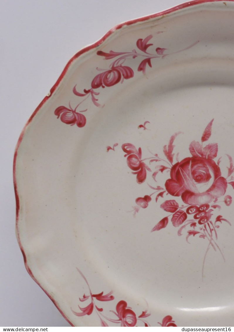 -BELLE ASSIETTE CERAMIQUE FAIENCE DE L'EST XVIIIe Fleurs ROSES COLLECTION   E - Est (FRA)