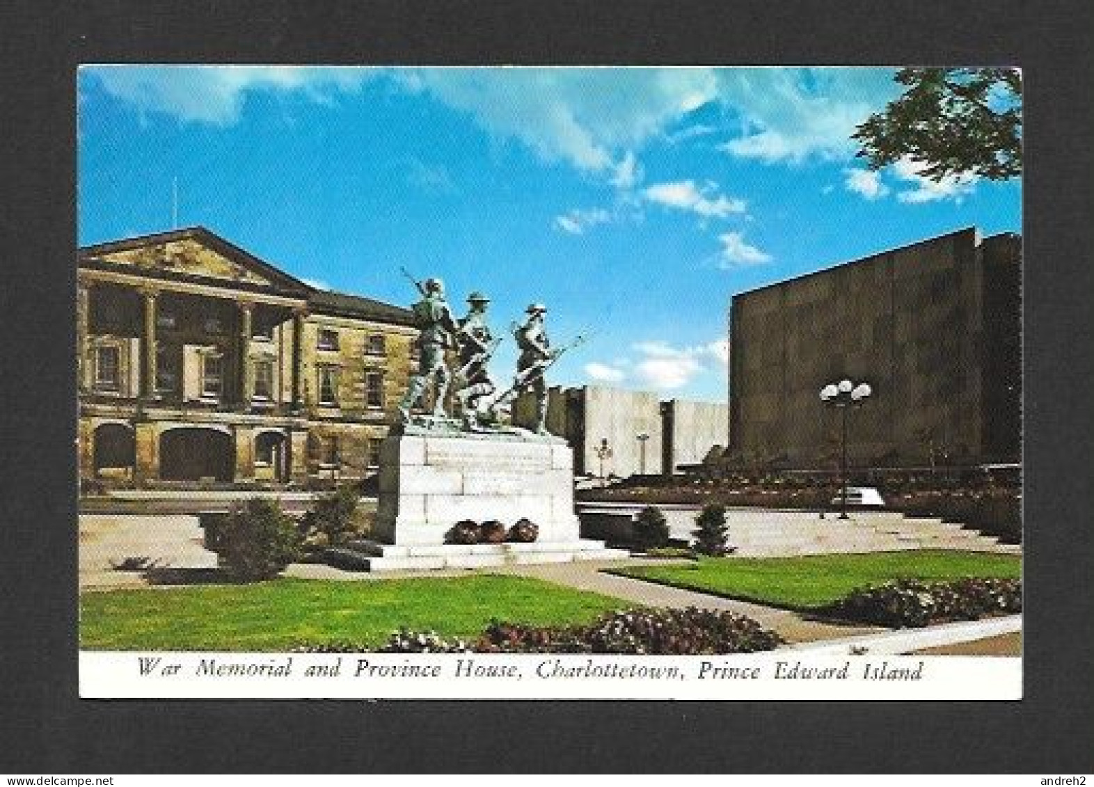 Charlottetown  Ile Prince Édouard - War Memorial 1914-1918 And Province House - Charlottetown