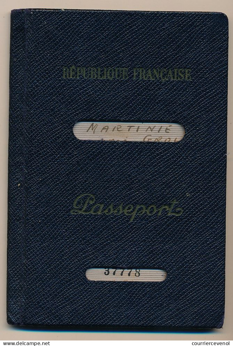 FRANCE - Passeport Délivré à Paris - 1955 / 1963 - Fiscaux Type Daussy 2000F Et 3200F - Divers Visas Européens - Storia Postale