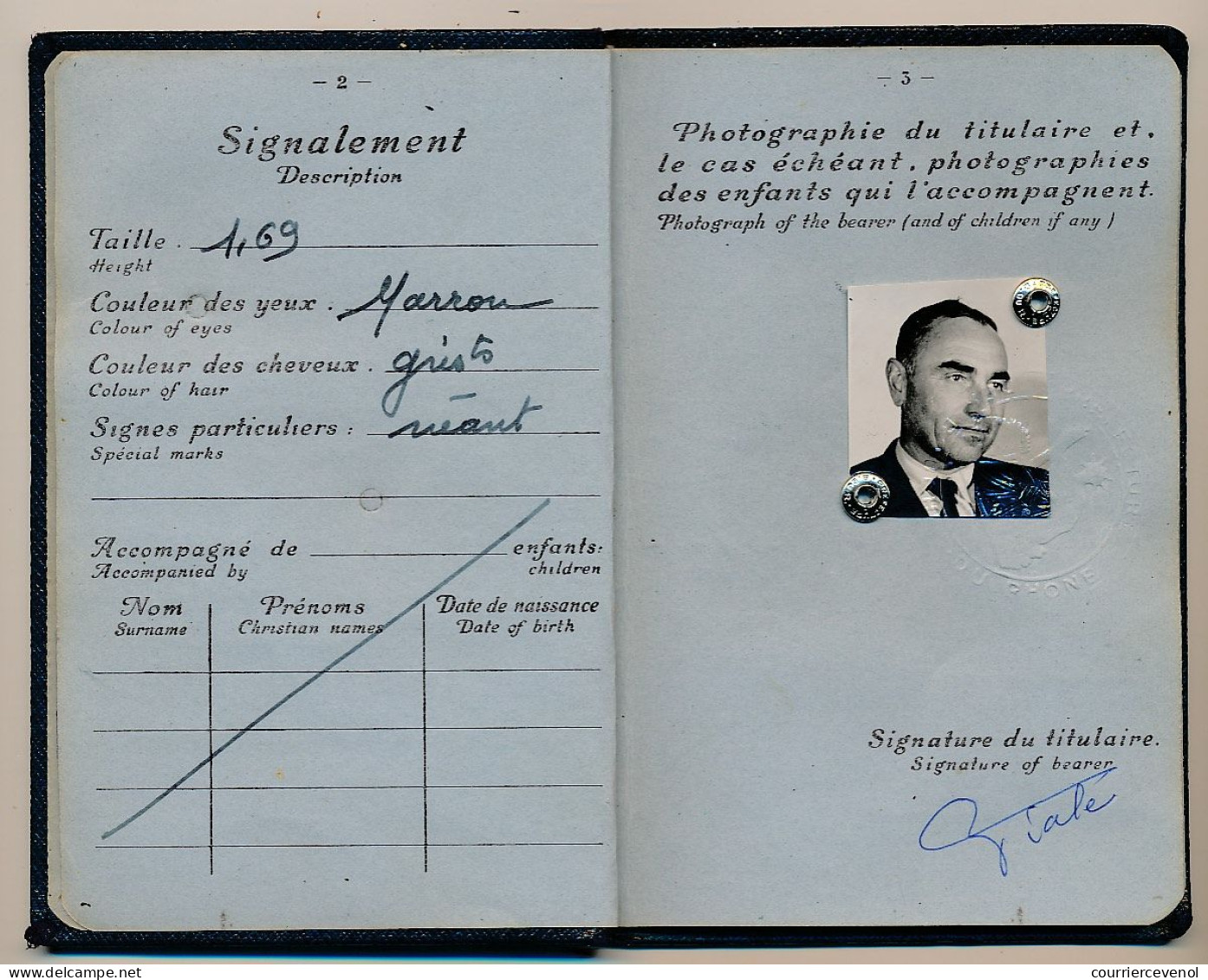 FRANCE - Passeport Délivré à Marseille (B. Du R.) - 1961/1967 - Fiscaux Type Daussy 32,00 NF X2 - Documents Historiques