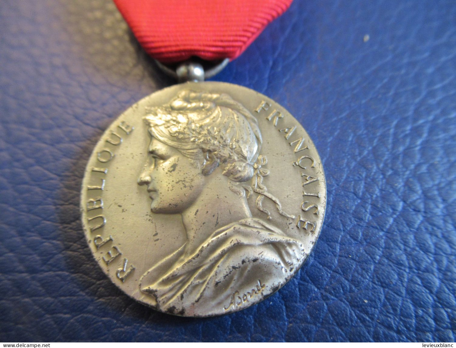 Médaille Du Travail/ République FR / Honneur Travail/attribuée/avec Ruban/ MEUNIER/1969               MED453 - Frankrijk