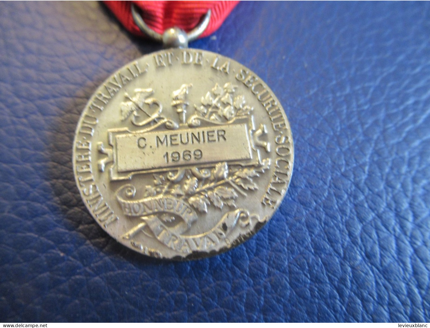 Médaille Du Travail/ République FR / Honneur Travail/attribuée/avec Ruban/ MEUNIER/1969               MED453 - Frankrijk